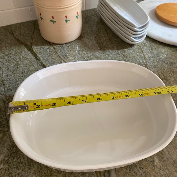 Corning Ware covered casserole dish - Picture 5 of 5